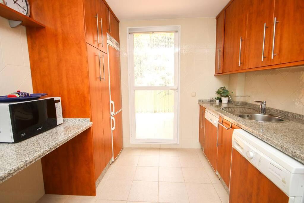 Lovely 2 Bedroom Apt Near Golf Los Lagos Elviria Marbella Eksteriør bilde