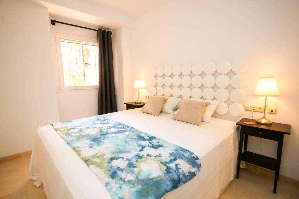 Lovely 2 Bedroom Apt Near Golf Los Lagos Elviria Marbella Eksteriør bilde