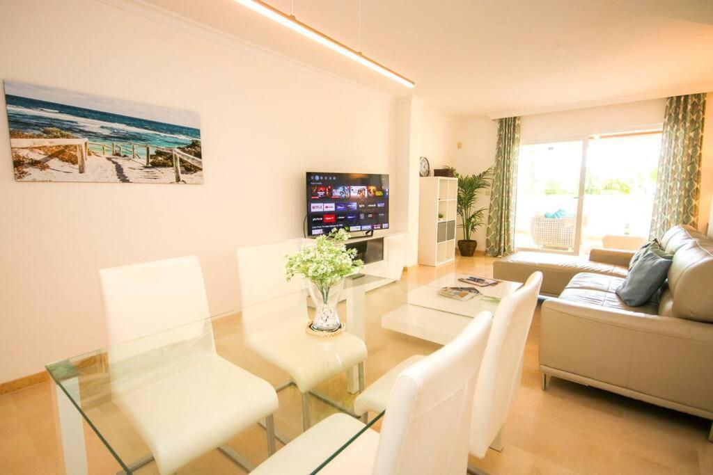 Lovely 2 Bedroom Apt Near Golf Los Lagos Elviria Marbella Eksteriør bilde